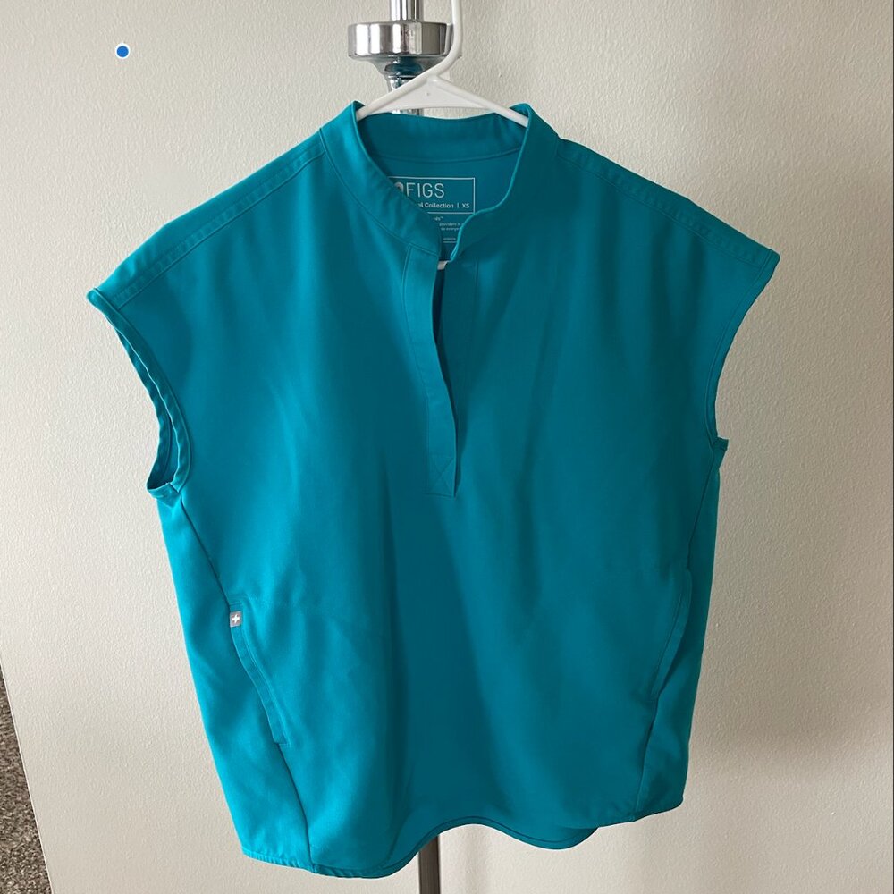 EUC FIGS WOMEN'S RAFAELA OVERSIZED SCRUB TOP--SIZE XS--TEAL